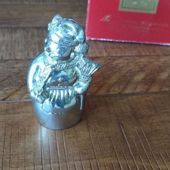 Lenox Kirk Stieff Collection Mr. & Mrs. Snowman Pewter Salt and Pepper‎ Shakers - Picture 7 of 11